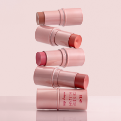 sfeerbeeld_hean_blush_stick_desire_x_shop4makeup